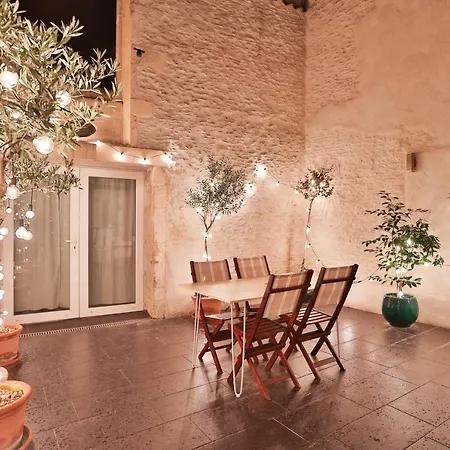 La Genereuse #patio #hyper-centre #4 Personnes Apartment Cognac