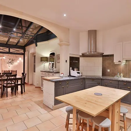 La Genereuse #patio #hyper-centre #4 Personnes Apartment